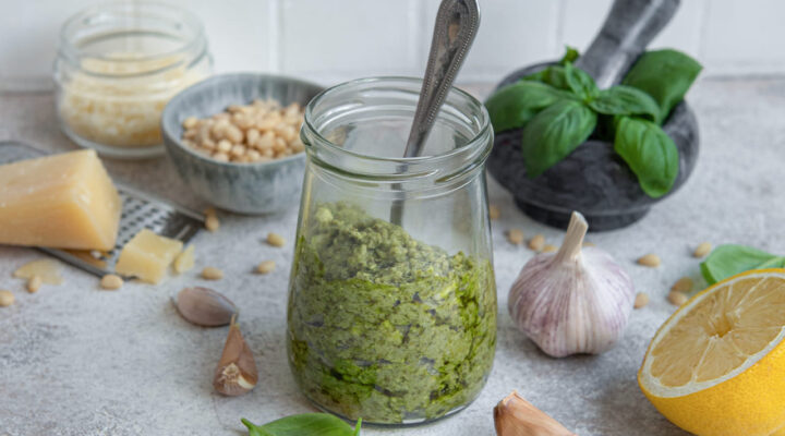 Fesleğenli Pesto Sos Nasıl Yapılır?